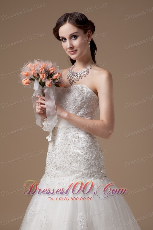 Attractive Beaded Wedding Dress Lace Sweetheart