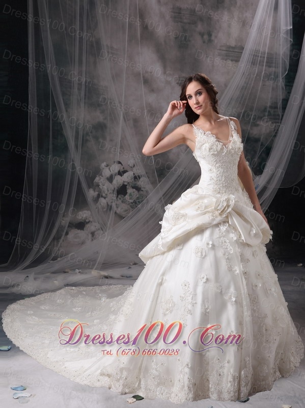 Snow White V-neck Taffeta Lace Wedding Gowns