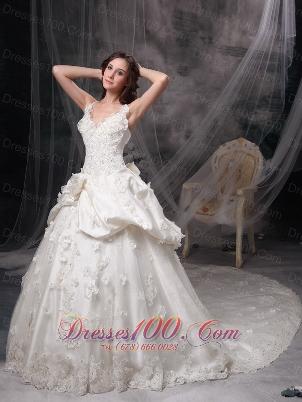 Snow White V-neck Taffeta Lace Wedding Gowns