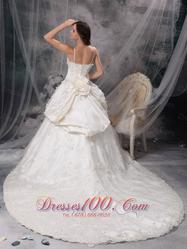 Snow White V-neck Taffeta Lace Wedding Gowns