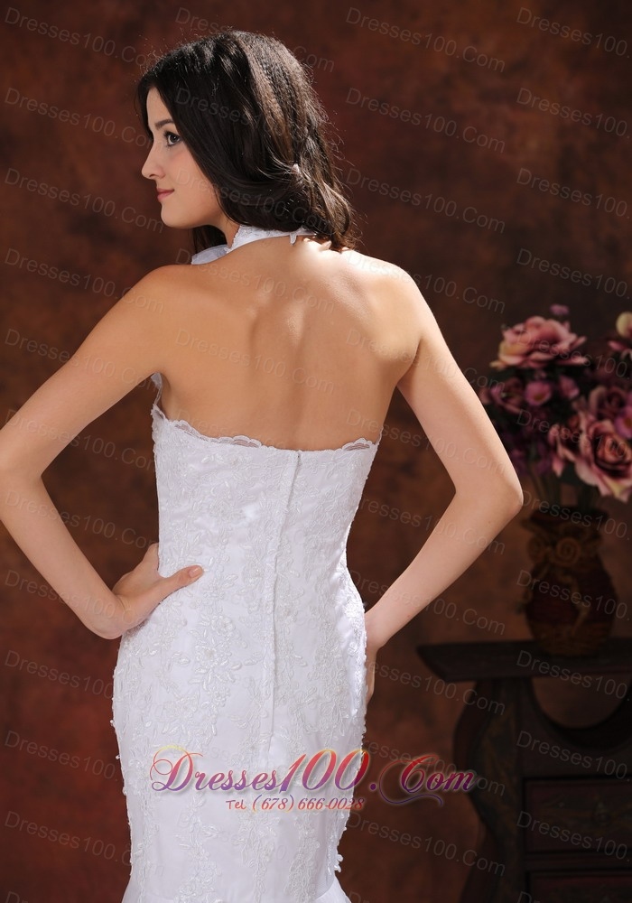 Memorable Halter Neckline Lace Wedding Dress