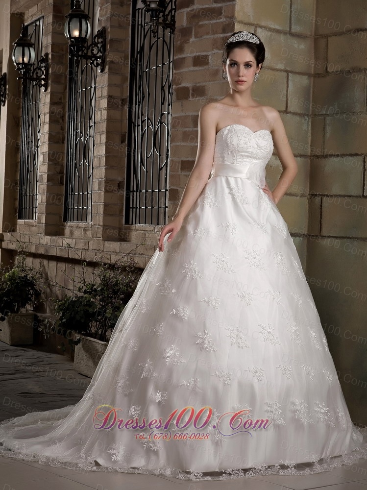 Elegant Chapel Train Taffeta and Lace Wedding Dress
