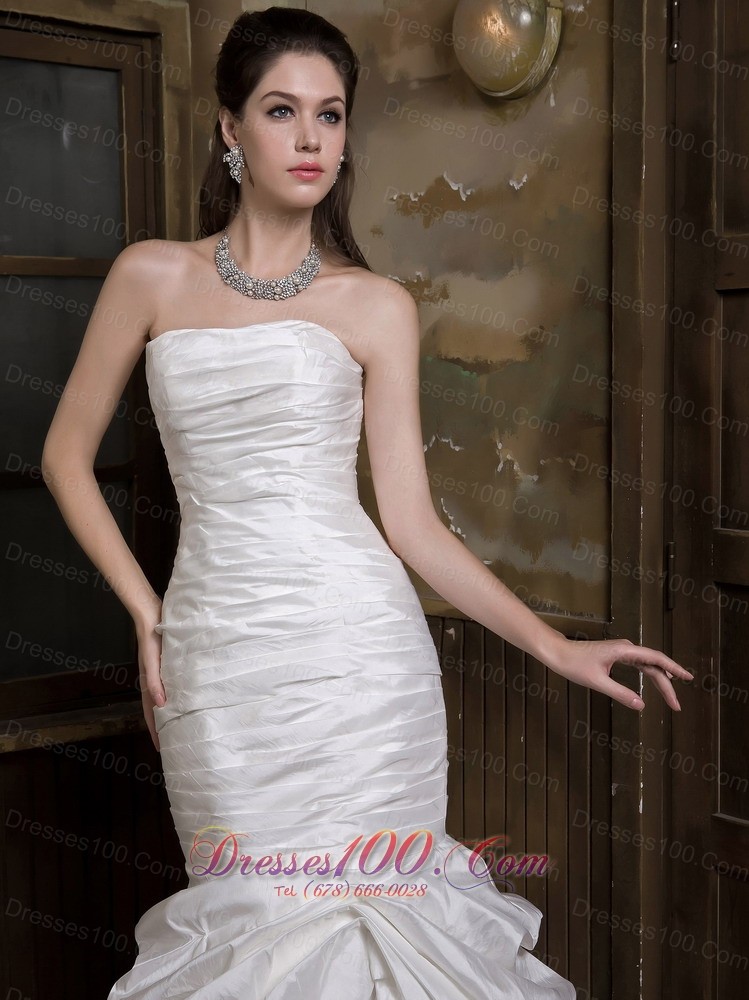 Mermaid Strapless Taffeta Ruffles Bridal Dress