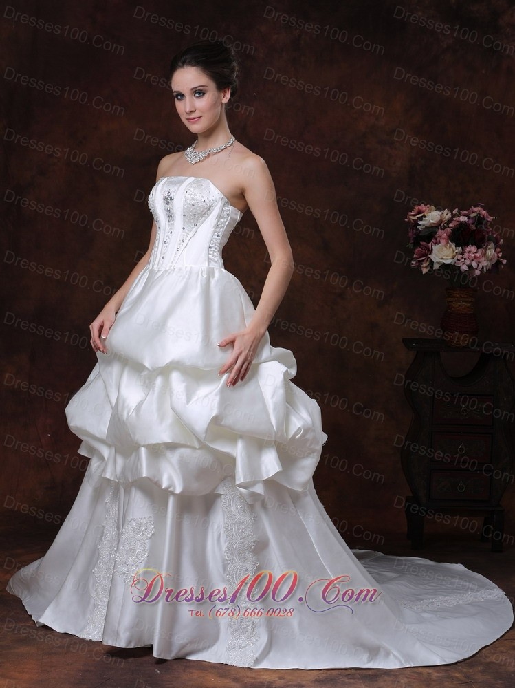 Strapless Pick-ups Taffeta Wedding Gown With Court Train