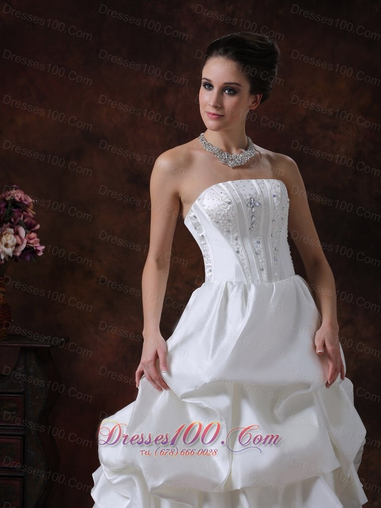 Strapless Pick-ups Taffeta Wedding Gown With Court Train