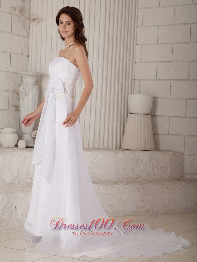 Strapless Court Train Organza Wedding Gown With Handle Flowers
