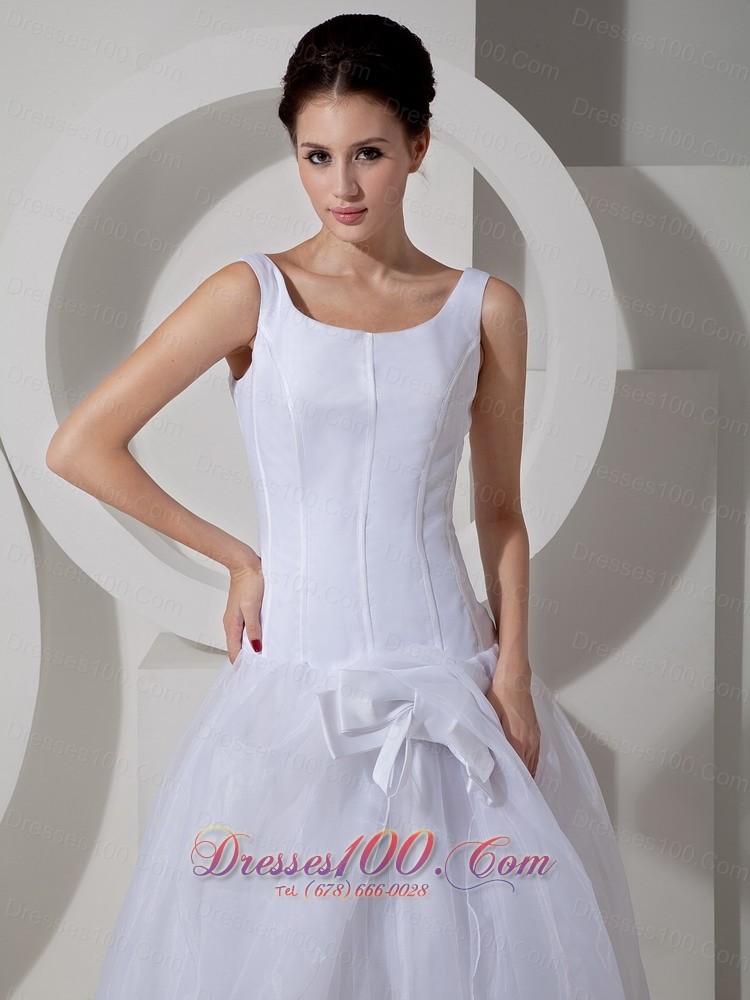 Scoop Neck Court Train Princess Bridal Gown With Tulle