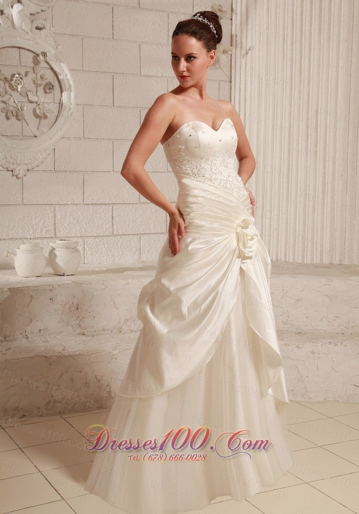 Sweetheart Taffeta Bridal Wedding Gown Ruch Handle Flowers