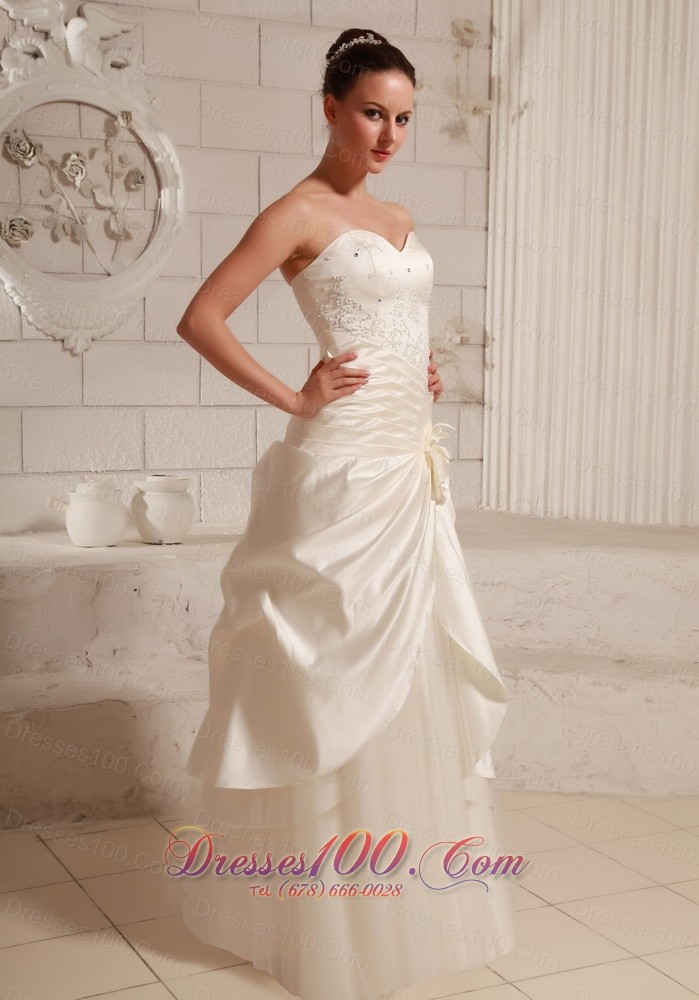 Sweetheart Taffeta Bridal Wedding Gown Ruch Handle Flowers