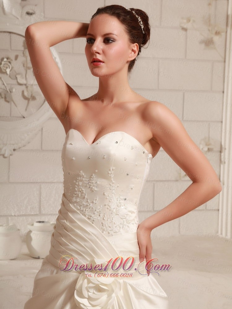 Sweetheart Taffeta Bridal Wedding Gown Ruch Handle Flowers