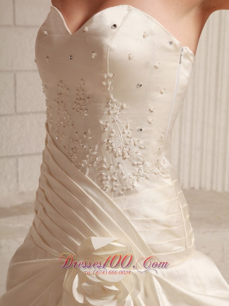 Sweetheart Taffeta Bridal Wedding Gown Ruch Handle Flowers