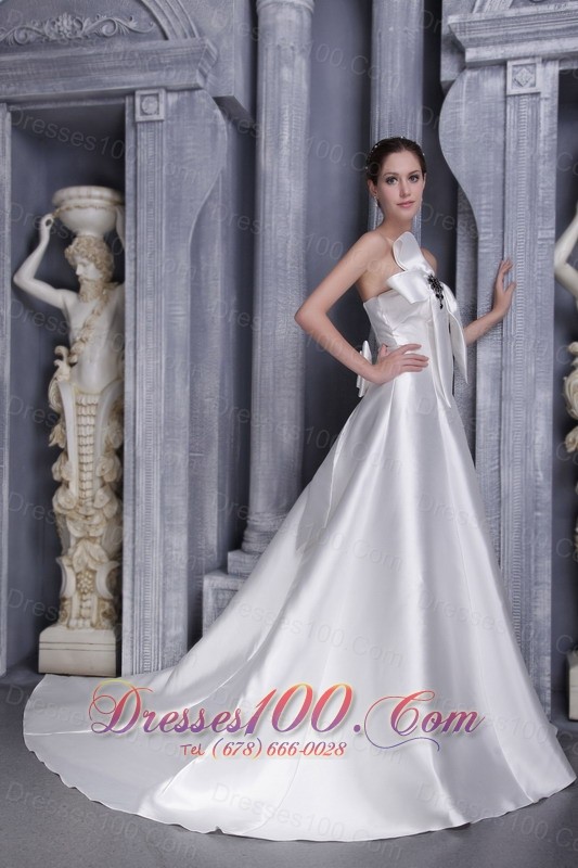 Chapel Train Satin Bridal Wedding Gown Strapless Beading Bowknot