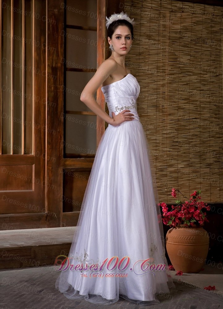 Sweetheart A-line Taffeta and Tulle Bridal Dress Appliques Ruch