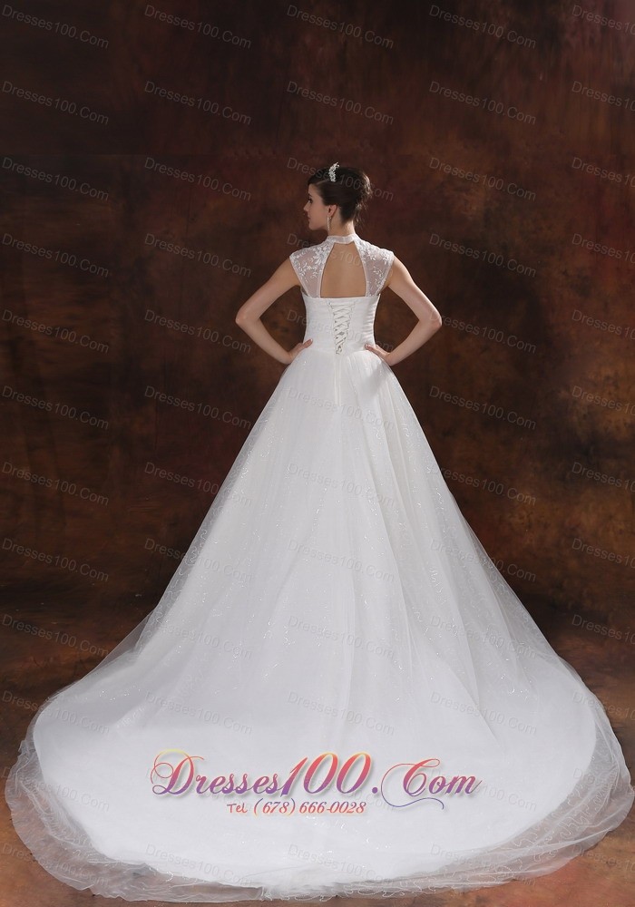 Organza High Neckline Bridal Dress With Appliques Decorate