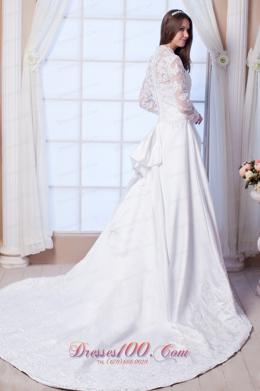 Luxurious Gingle Border Lace Wedding Dress Sleeved Chapel