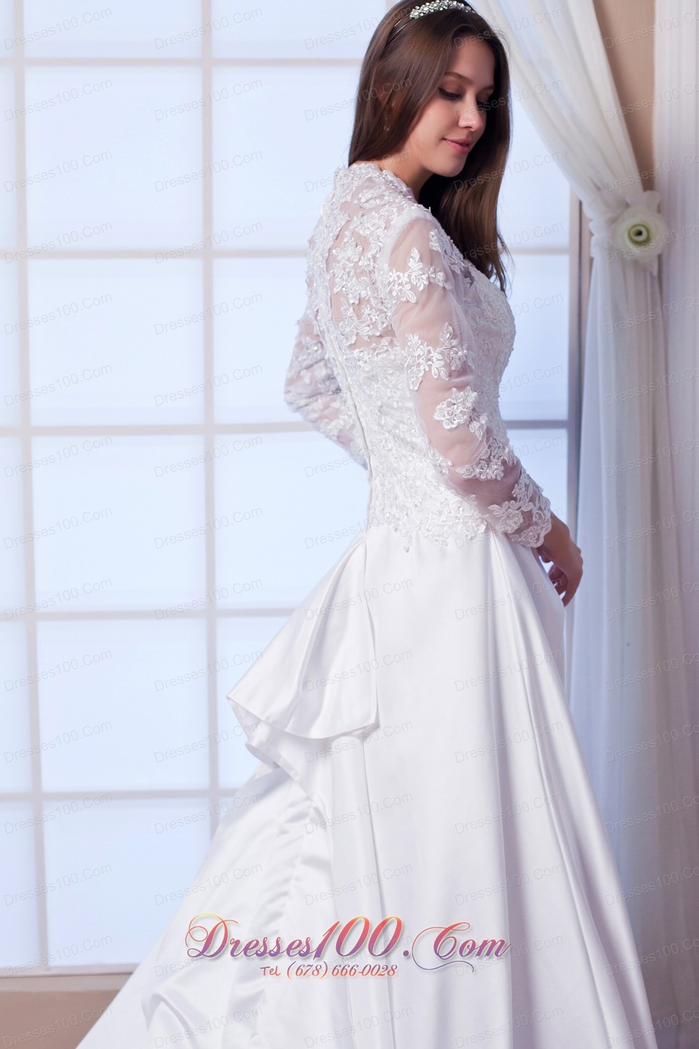 Luxurious Gingle Border Lace Wedding Dress Sleeved Chapel