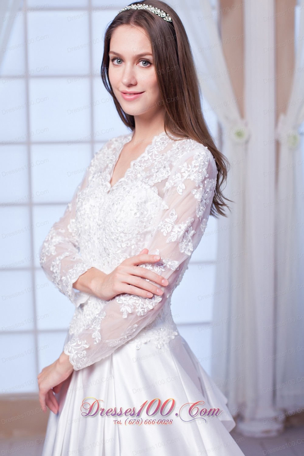 Luxurious Gingle Border Lace Wedding Dress Sleeved Chapel