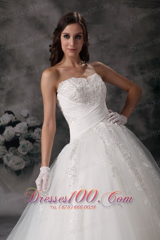 Sweetheart Ball Gown Wedding Dress Dreamy Appliques Court