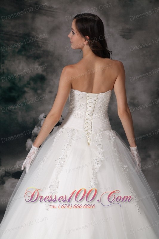Sweetheart Ball Gown Wedding Dress Dreamy Appliques Court