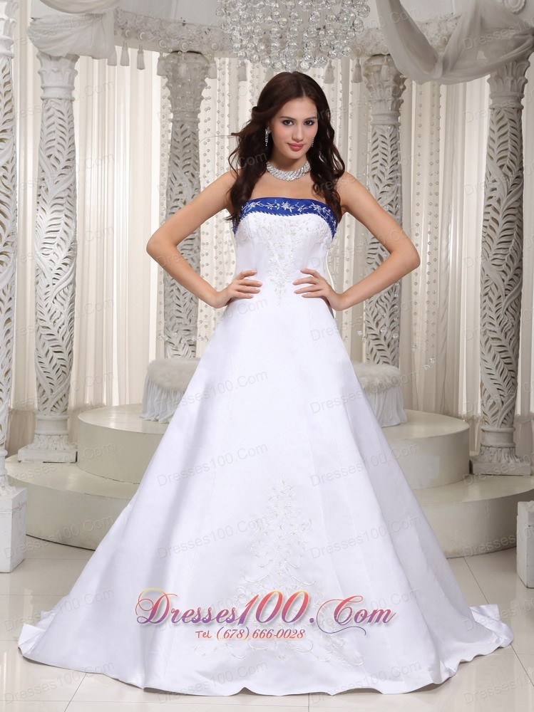 Strapless Embroidery Wedding Dress With Court Train