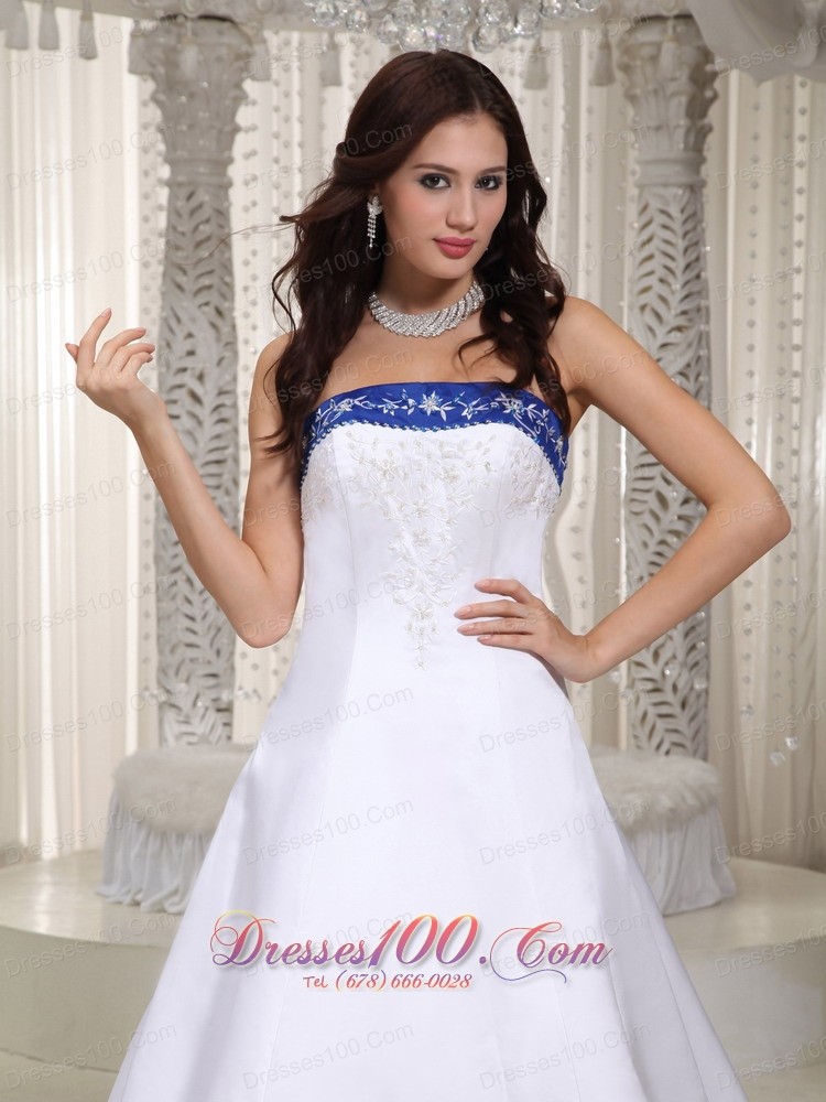 Strapless Embroidery Wedding Dress With Court Train