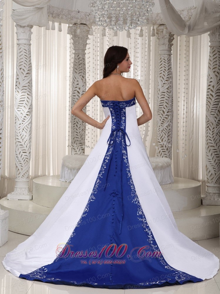 Strapless Embroidery Wedding Dress With Court Train