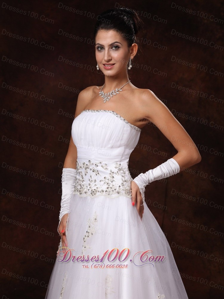 Beaded Tulle Court Train Appliques Wedding Dresses