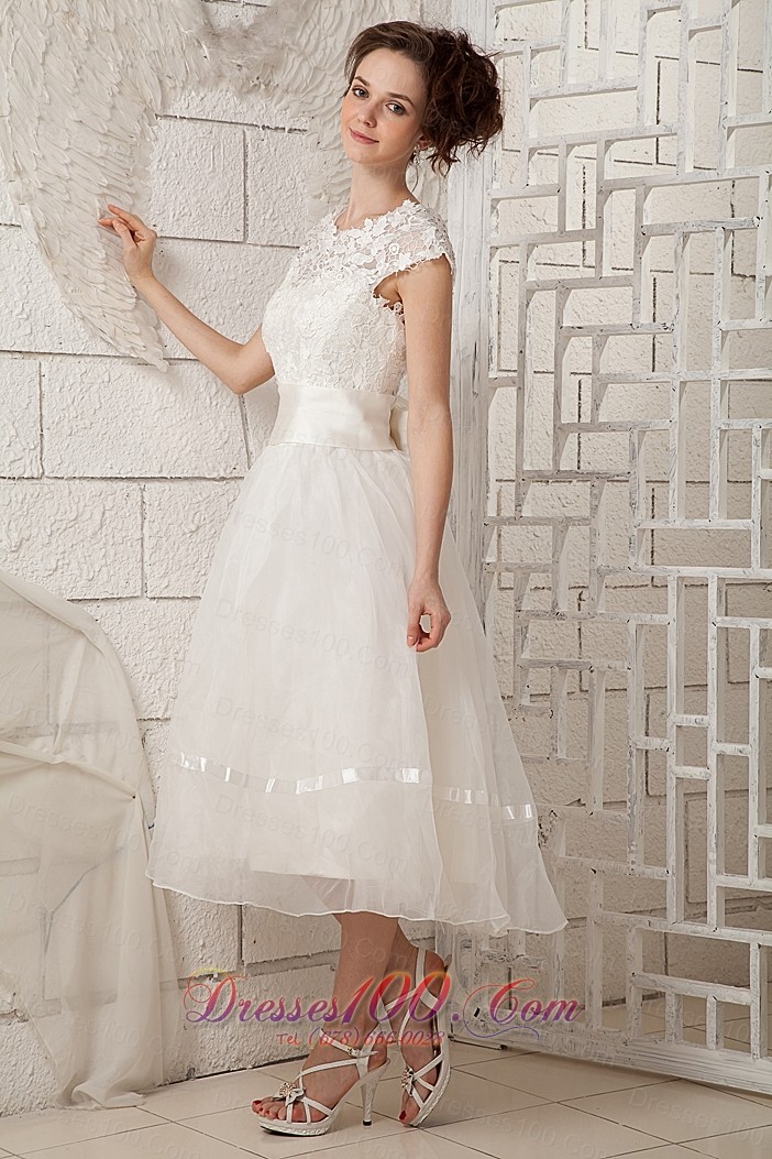 Chic A-line Scoop Beaded Wedding Dress Organza Lace