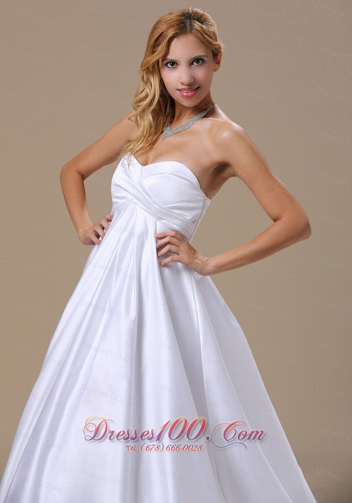 Watermelon Sweetheart Wedding Dresses with Brush Train