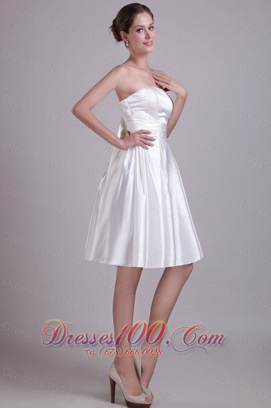 A-line Strapless Knee-length Taffeta Bowknot Bridal Gown