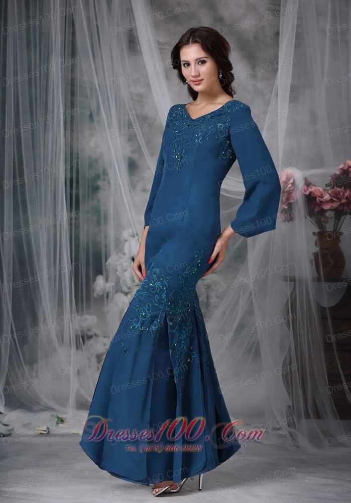 Green Mermaid V-neck Beading Mother Dresses