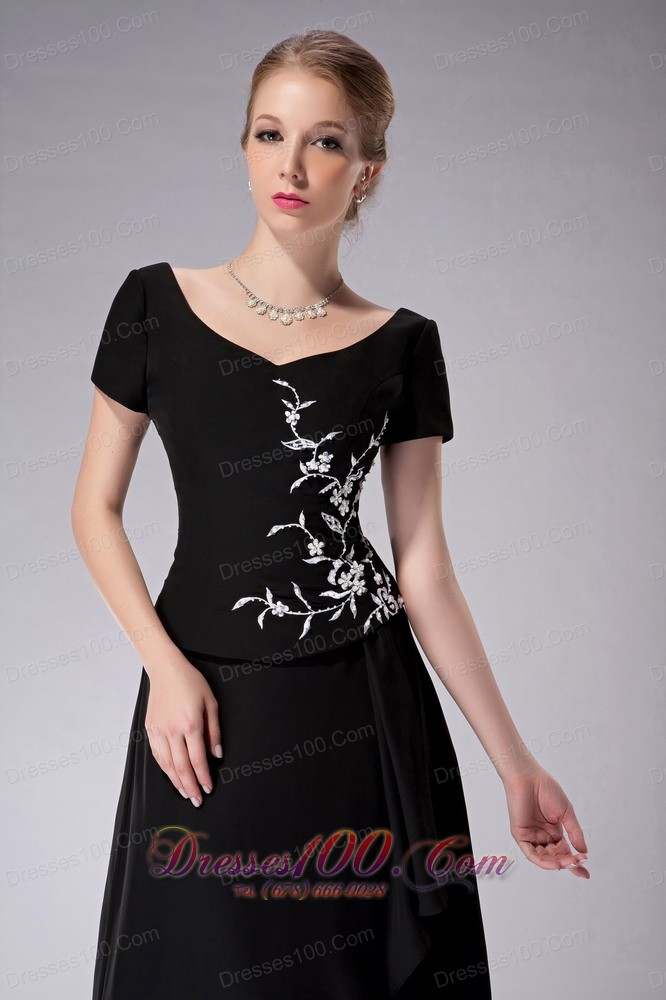 Black Scoop Neck Short Sleeves Chiffon Mother's Dress