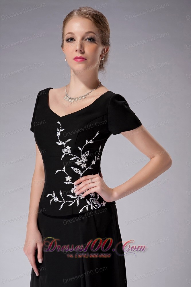 Black Scoop Neck Short Sleeves Chiffon Mother's Dress