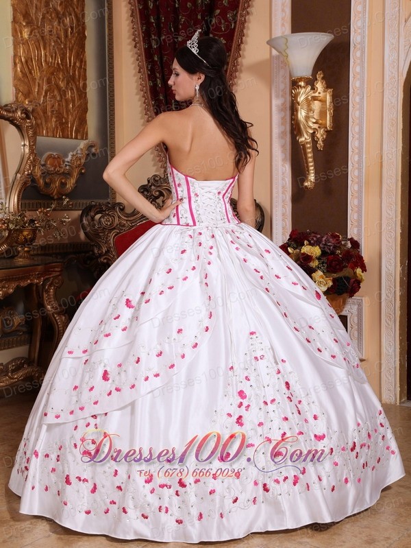 Boning White Sweet 15 Dress Embroidery Ball Gown