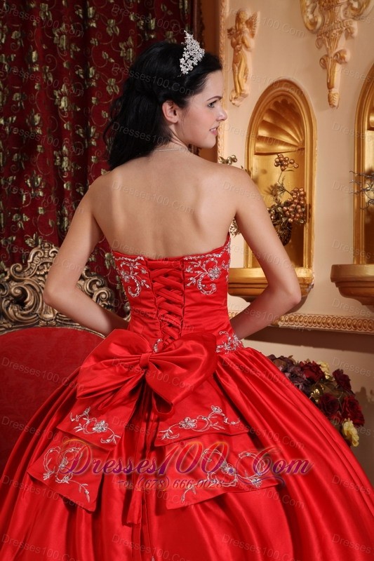 Red 2013 Embroidery Quinceanera Dress Strapless Taffeta