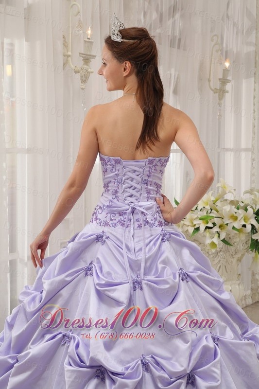 Lilac Quinceanera Dresses Gowns Taffeta Appliqued Ball Gown