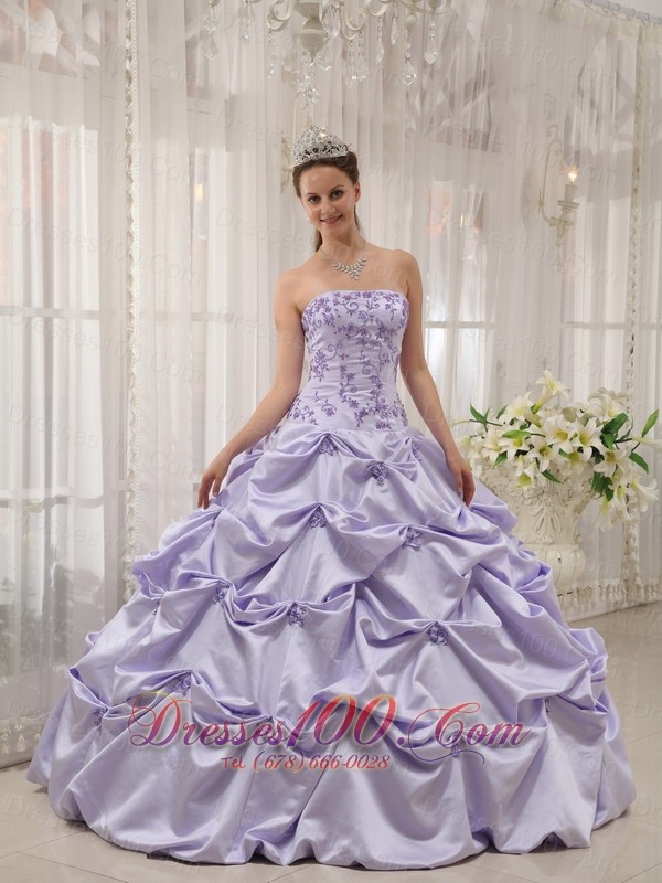Lilac Quinceanera Dresses Gowns Taffeta Appliqued Ball Gown