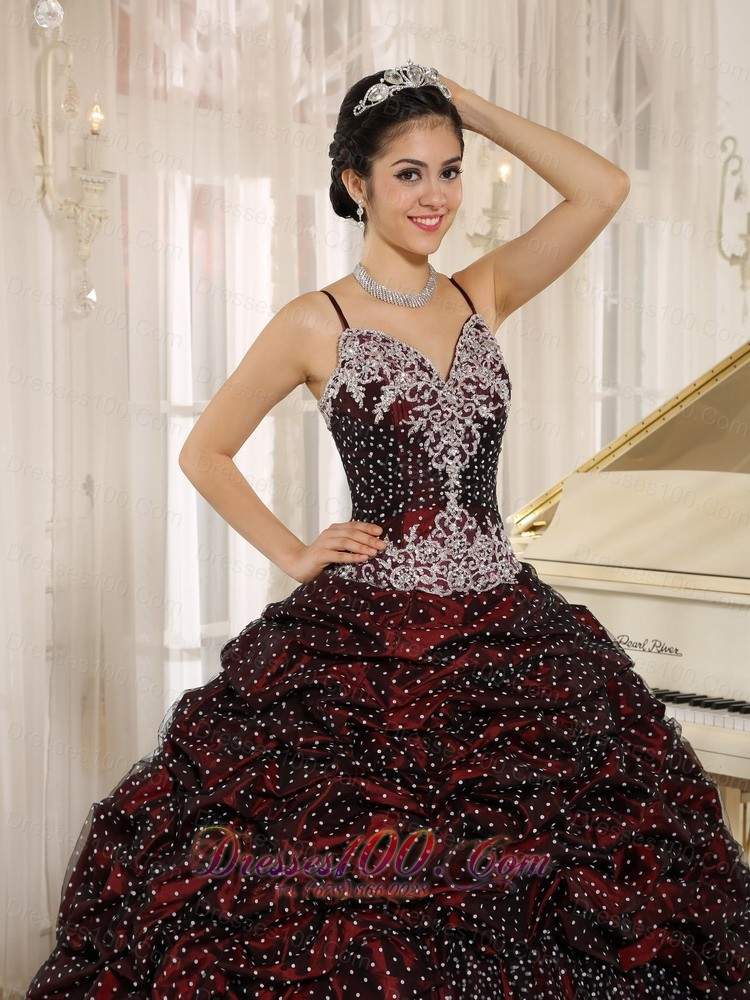 Pick-ups Special Spaghetti Straps Appliques Quinceanera Gowns
