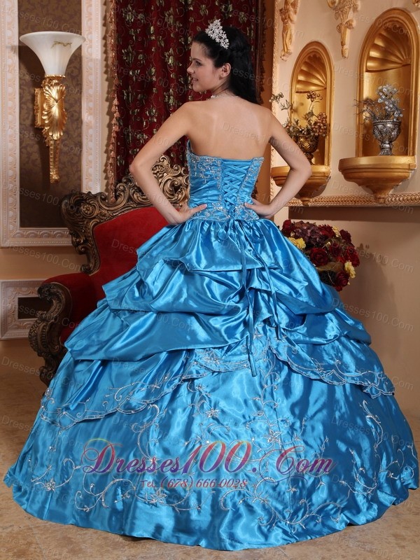 Blue Dresses for 15 Taffeta Embroidery with Beading