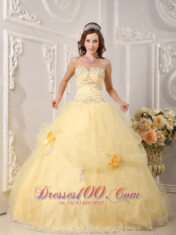 Sweet sixteen Dresses With Light Yellow Organza Appliques