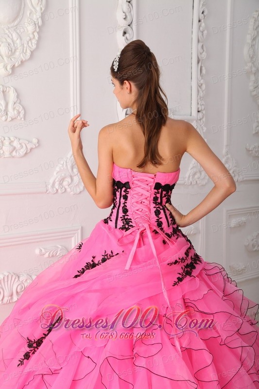 2013 Rose Pink Ruffles Black Appliques Quinceanera Dress