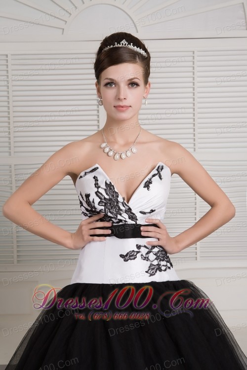 Black White V-neck Embroidery Floor-length Quinceanera Dress