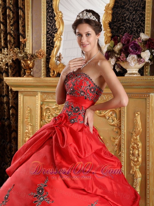 Red Embroidery Strapless Floor-length Sweet 16 Dress