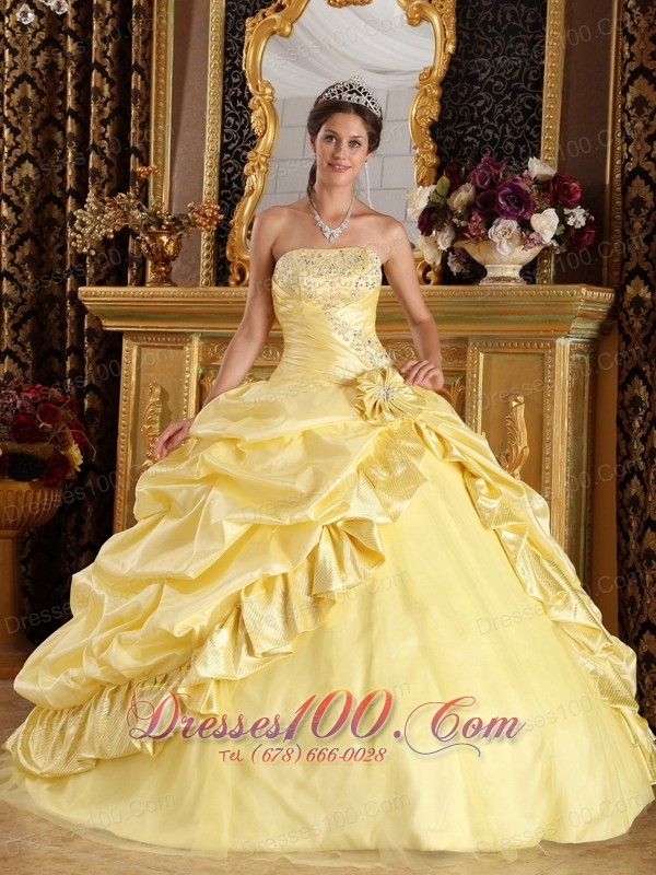 Sweet Sixteen Dresses Light Yellow Pick-ups Beading