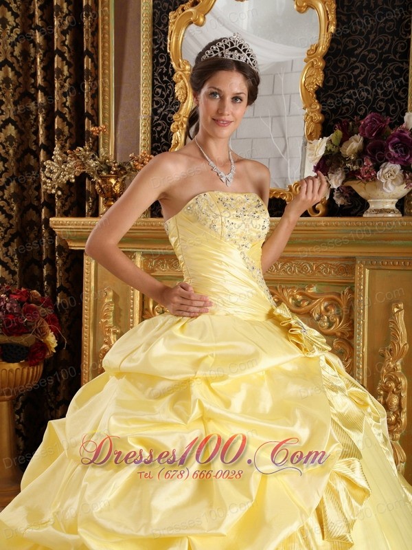 Sweet Sixteen Dresses Light Yellow Pick-ups Beading