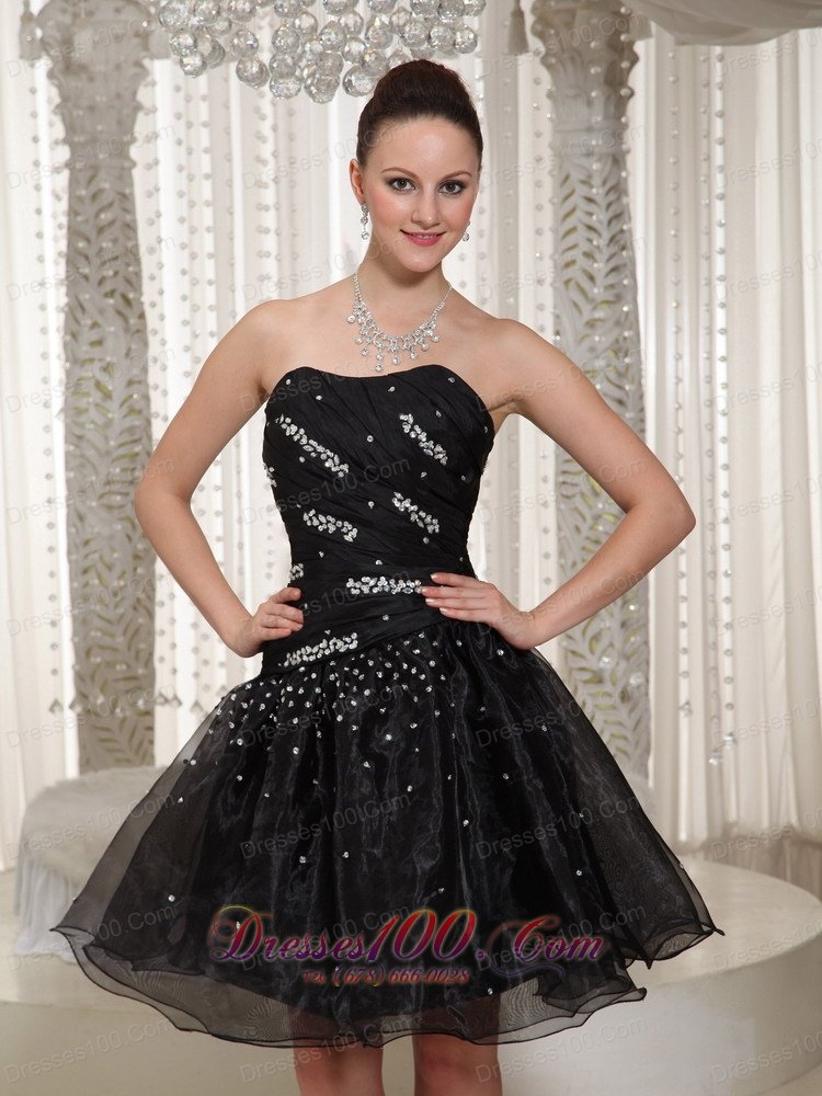 Organza Beading Knee-length Black Homecoming Dress