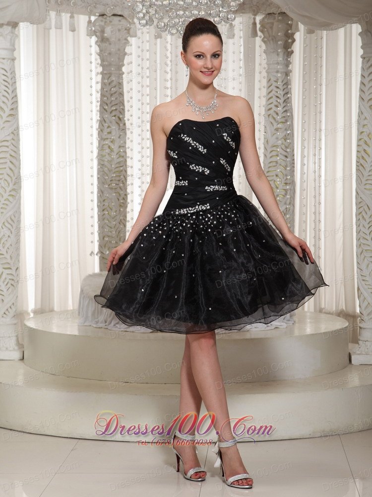 Organza Beading Knee-length Black Homecoming Dress