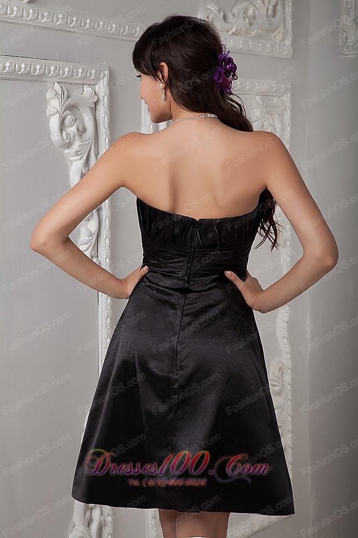 Inexpensive Strapless Taffeta Ruchings Knee-length Bridesmaid Dress