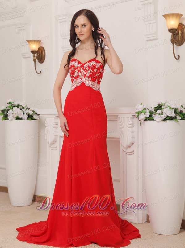 Red Column Sweetheart Chiffon Appliques Prom Dress