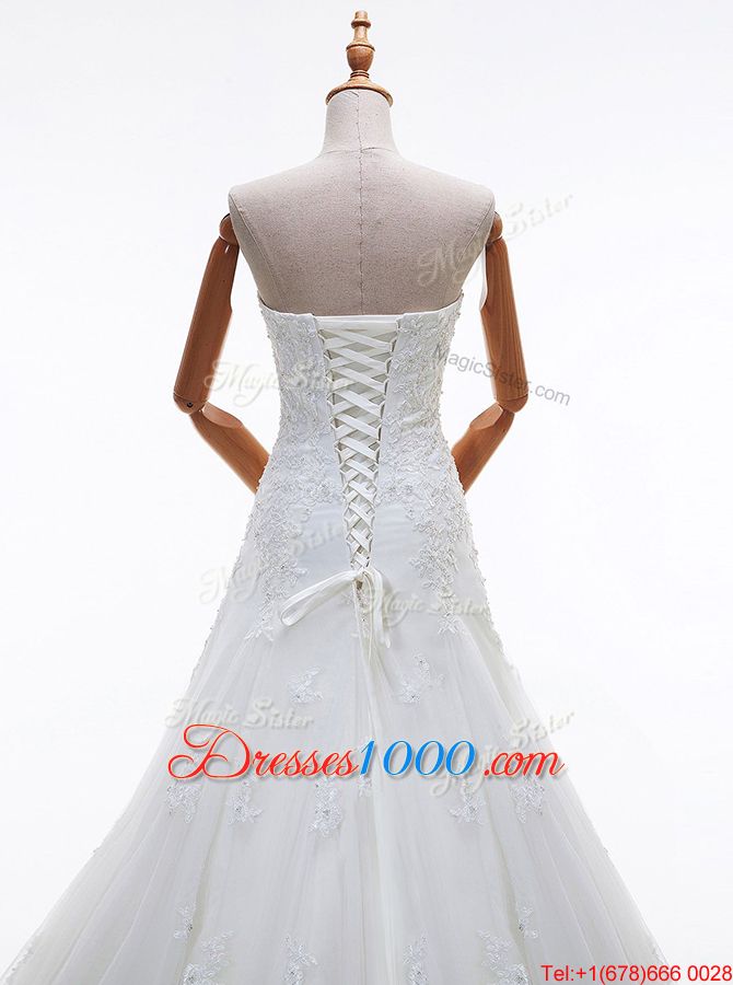 Extravagant White Lace Up Sweetheart Beading and Lace and Appliques Wedding Gowns Tulle Sleeveless Court Train